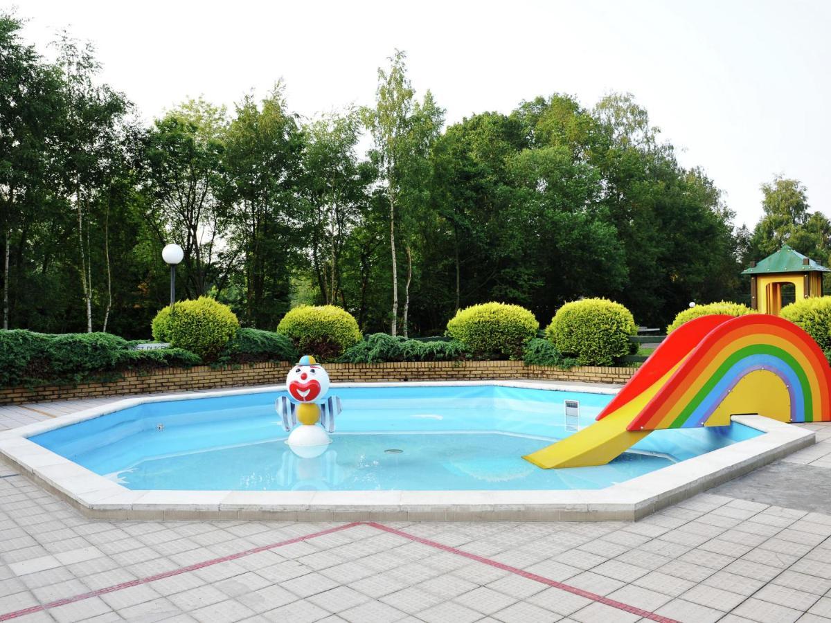 Spacious Home With A Fireplace At 3 Km From Baarle-Nassau Buitenkant foto